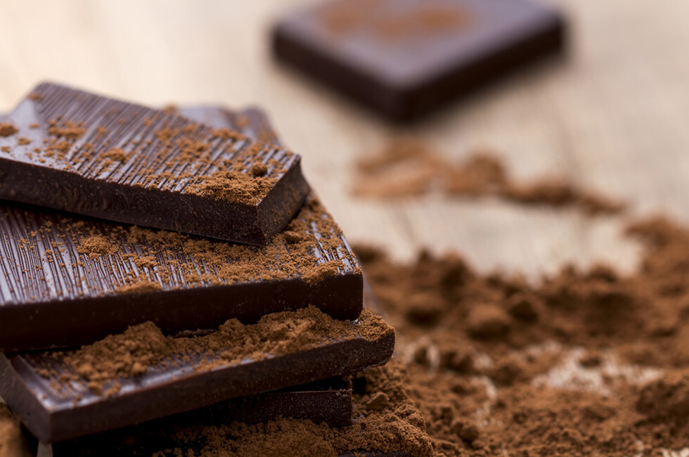 Dunkle Schokolade und Kakao als Heilmittel können gegen oxidativen Stress wirken. © tanjichica / shutterstock.com