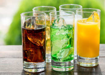 Seit langem ist bekannt, dass Fructose Nebenwirkungen macht. Speziell Limonaden und Fruchtsäfte werden häufig mit Fructose gesüsst. © abc7 / shutterstock.com