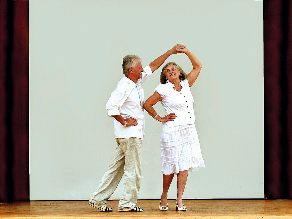 Tanzen – als Sport und Bewegung – macht nicht nur Spaß, sondern fördert auch die Koordinationsfähigkeit und die Gedächtnisleistung. © Ruslan Guzov / shutterstock.com