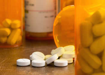 Starke Opioide sind Morphin und die partialsynthetischen, stärker wirksamen Opioide Hydromorphon und Oxycodon. © David Smart / shutterstock.com