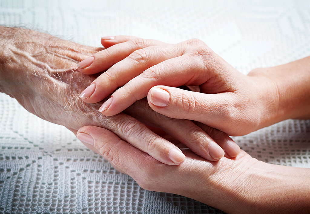 Die Palliativmedizin bietet zahlreiche lindernde Möglichkeiten an. © Rustle / shutterstock.com