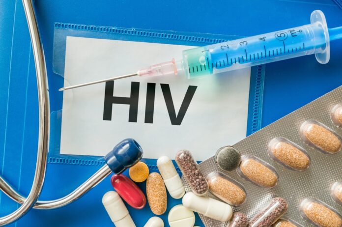 Die Einführung der HIV-Kombinationstherapie Mitte der Neunzigerjahre gilt als eine der großen Erfolgsgeschichten in der Medizin. © vchal / shutterstock.com