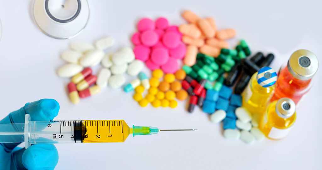 Der Off-Label-Gebrauch von Arzneimittel für Kinder ist medizinisch und rechtlich problematisch. © Jarun Ontakrai / shutterstock.com