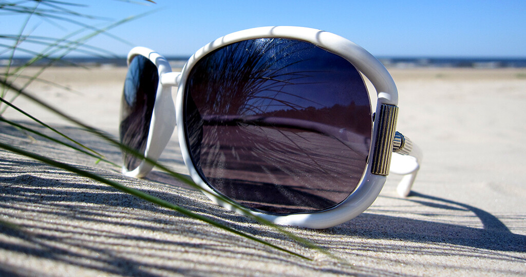 Sonnenbrillen mit hohem UV-Filter sollen auch gut sitzen. © coniferine / shutterstock.com