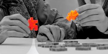 Montessori für Senioren bei Demenz eine interessante Alternative. © alexander raths / shutterstock.com