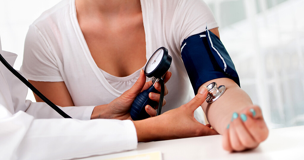 Auch hoher Blutdruck bei Frauen oft unerkannt. © Alexander Raths / shutterstock.com