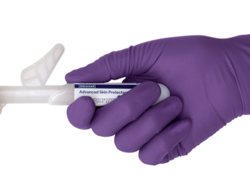 3M Cavilon Advanced im Einmal-Applikator zur Versorgung von Patienten mit inkontinenz-assoziierter Dermatitis, auch bei ausgeprägten Läsionen.