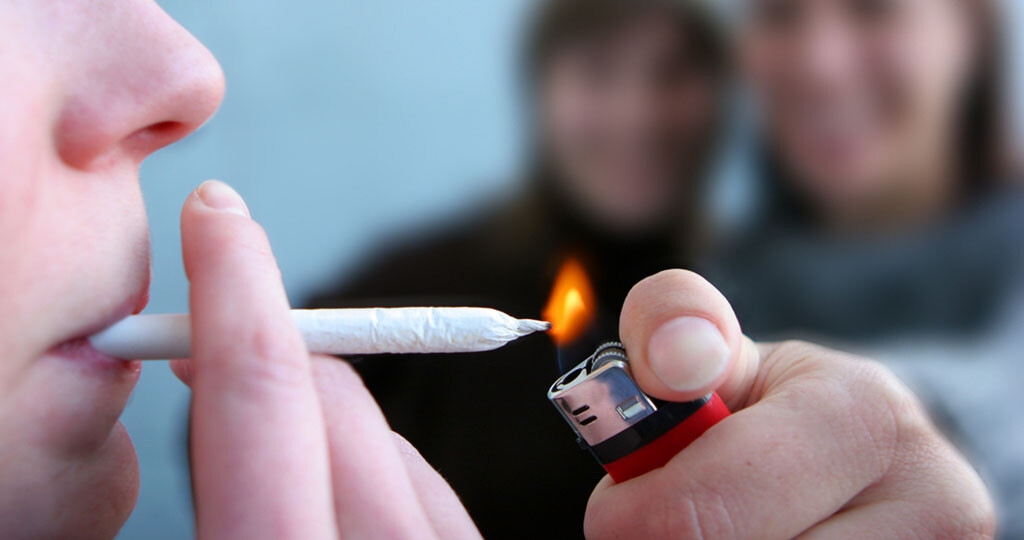 Moderat weniger wiegen durch Cannabis rauchen. © napocska / shutterstock.com