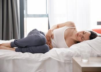 Harnröhrenentzündung (Urethritis) bei einer Frau. Aleksandr Rybalko / Shutterstock.com